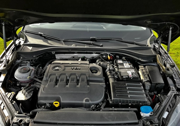 Skoda Superb cena 93000 przebieg: 162000, rok produkcji 2017 z Żory małe 191